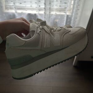 Women's Platform New Balance Nimbus Cloud 574 Size 7.5